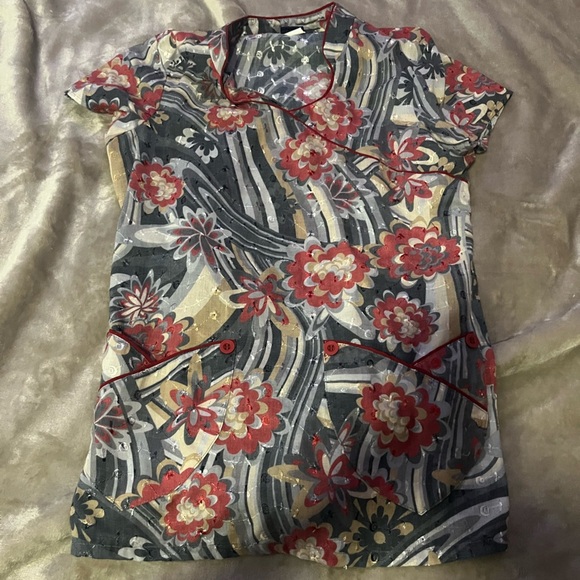 Pack of THREE scrub tops - Picture 3 of 4